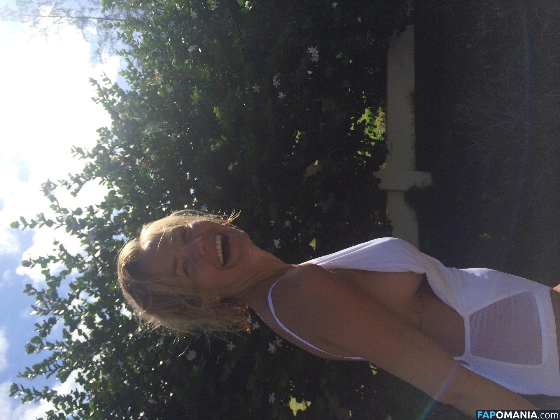 Lara Bingle Nud Fotografie scursă #374