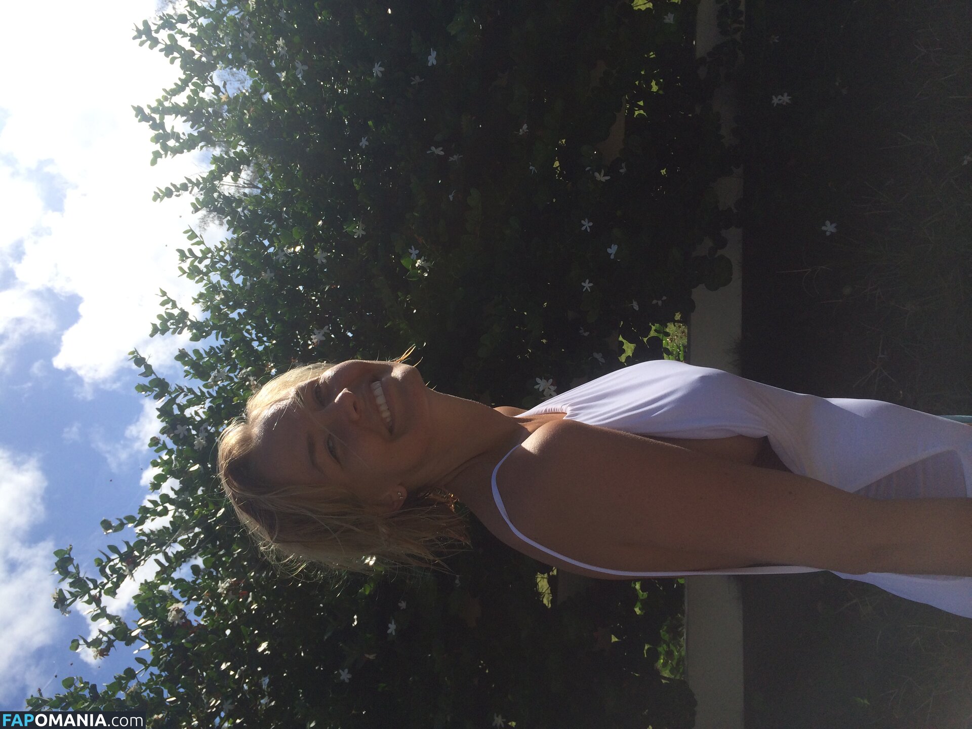 Lara Bingle Nud Fotografie scursă #375