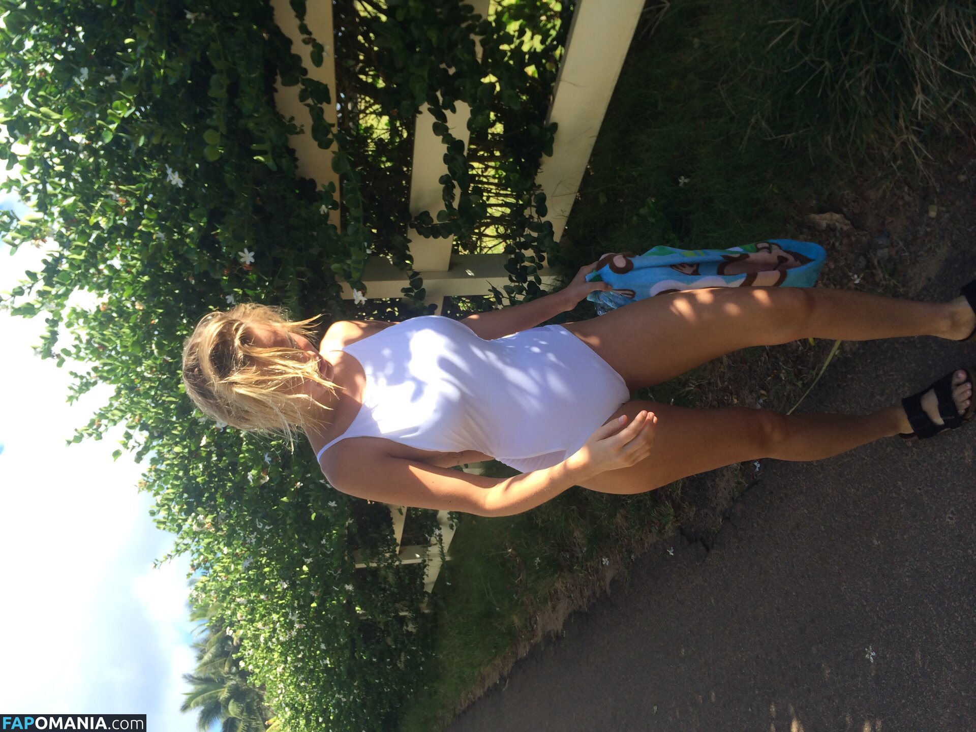 Lara Bingle Nud Fotografie scursă #386