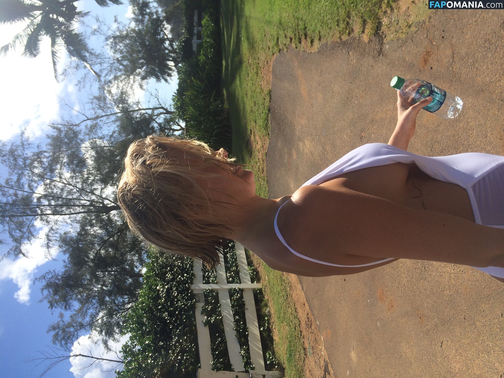 Lara Bingle Nud Fotografie scursă #393