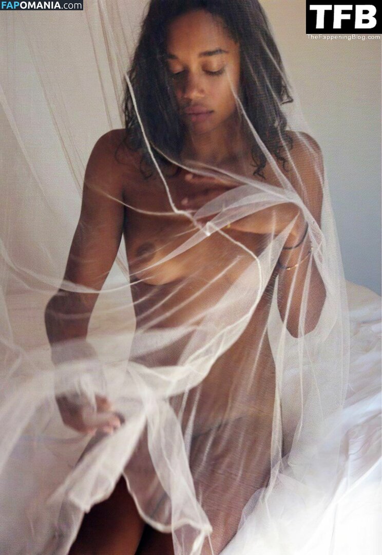 Laura Harrier Nud Fotografie scursă #17