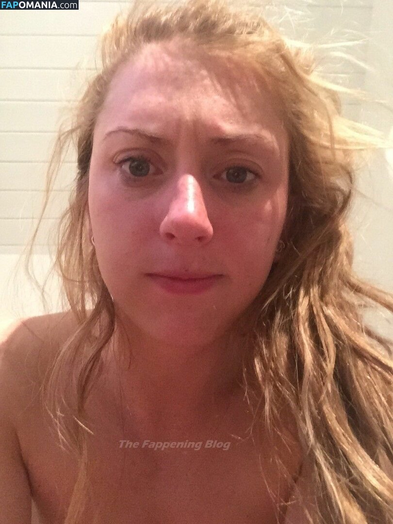 Laura Trott Nud Fotografie scursă #1