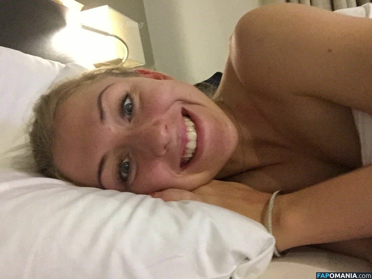 Laura Trott Nud Fotografie scursă #2