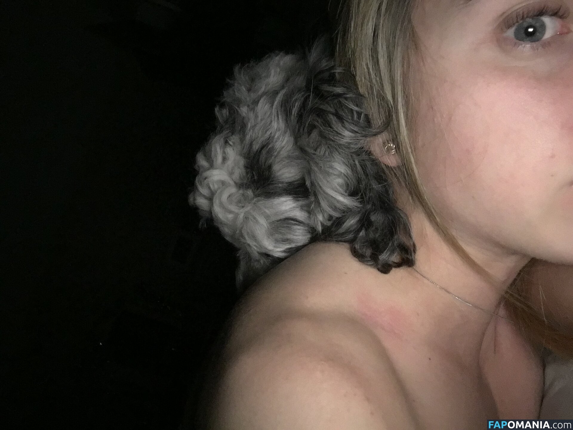 Laura Trott Nud Fotografie scursă #13