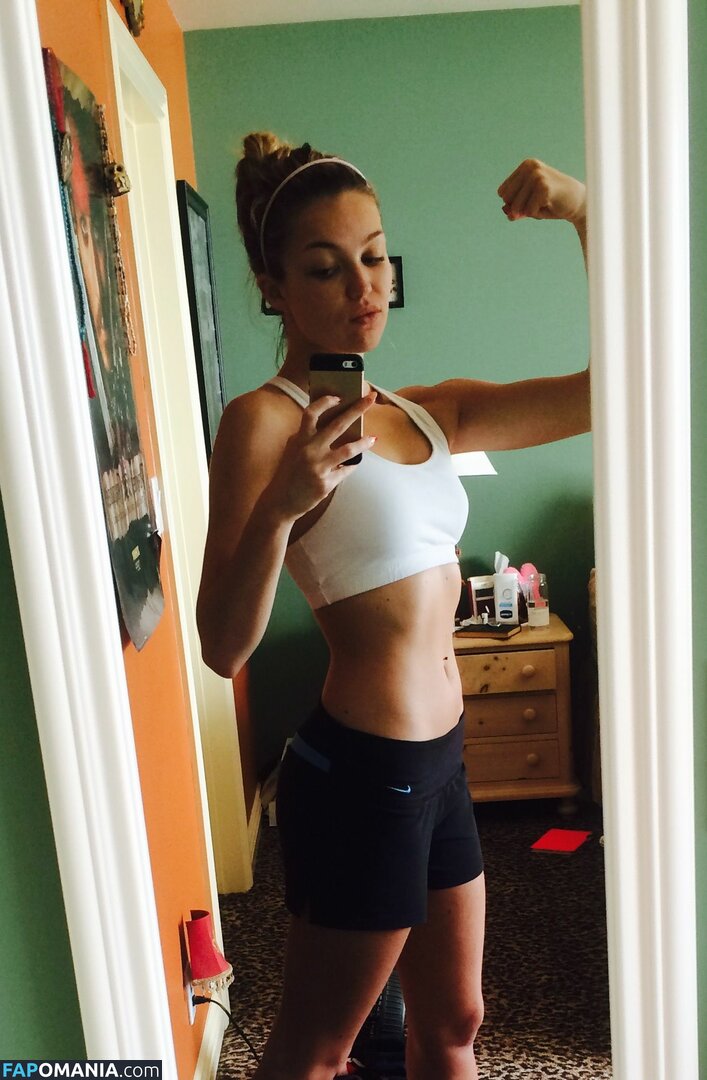 Lili Simmons Nud Fotografie scursă #25