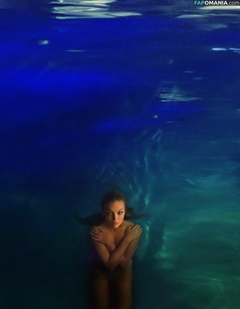 Lili Simmons Nud Fotografie scursă #68