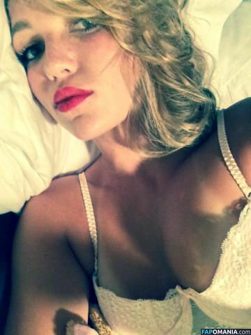 Lili Simmons Nud Fotografie scursă #70