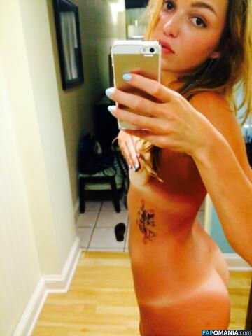 Lili Simmons Nud Fotografie scursă #73