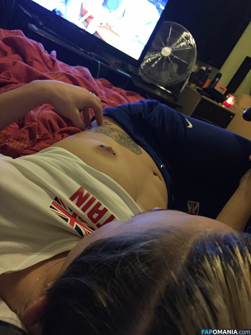 Lucy Hatton Nud Fotografie scursă #24