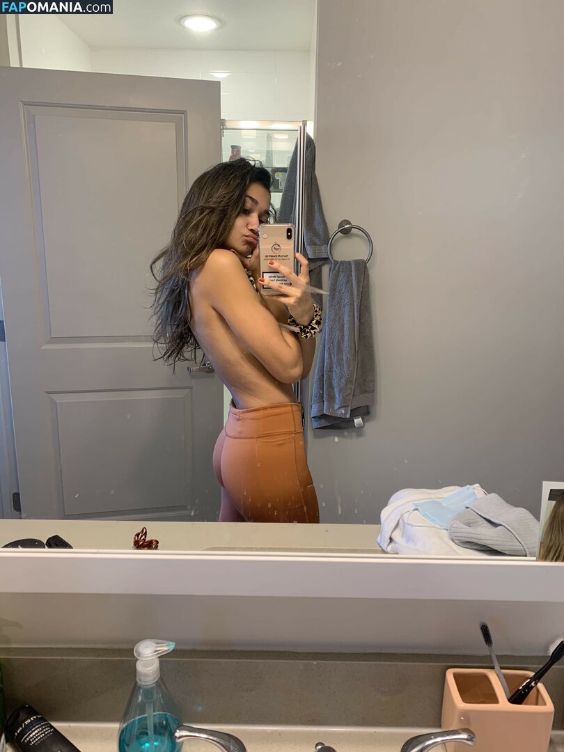 Madison Bailey Nud Fotografie scursă #22