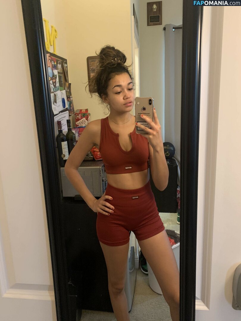 Madison Bailey Nud Fotografie scursă #25