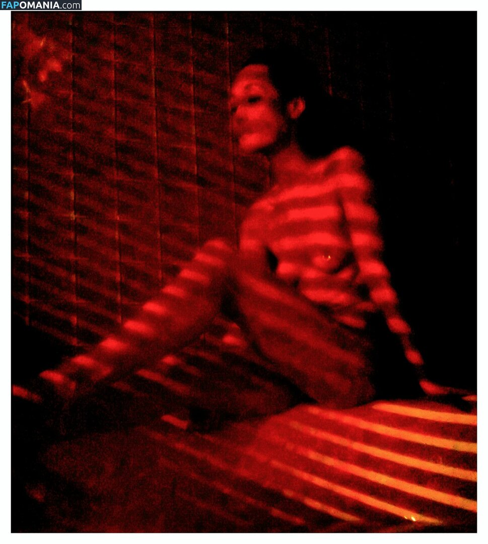 Maggie Q Nud Fotografie scursă #5