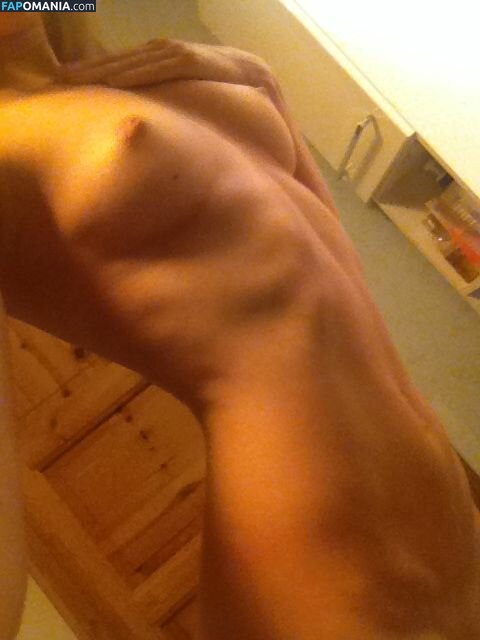 Maiken Skoie Brustad Nud Fotografie scursă #41