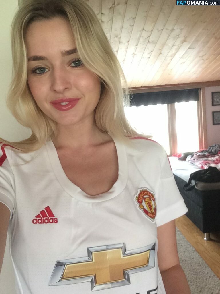 Maiken Skoie Brustad Nud Fotografie scursă #51