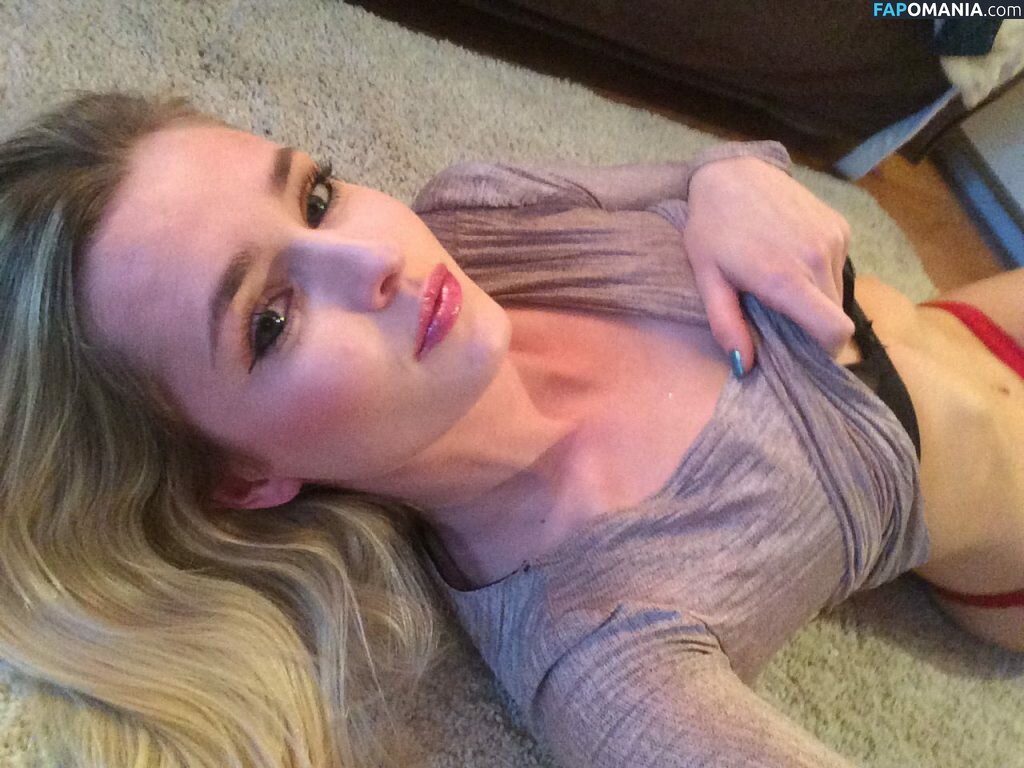 Maiken Skoie Brustad Nud Fotografie scursă #60