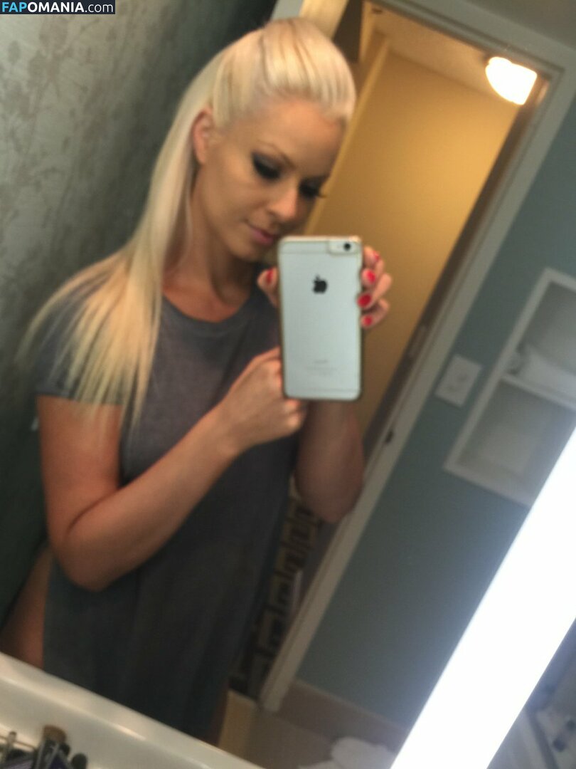 Maryse Mizanin Nud Fotografie scursă #1