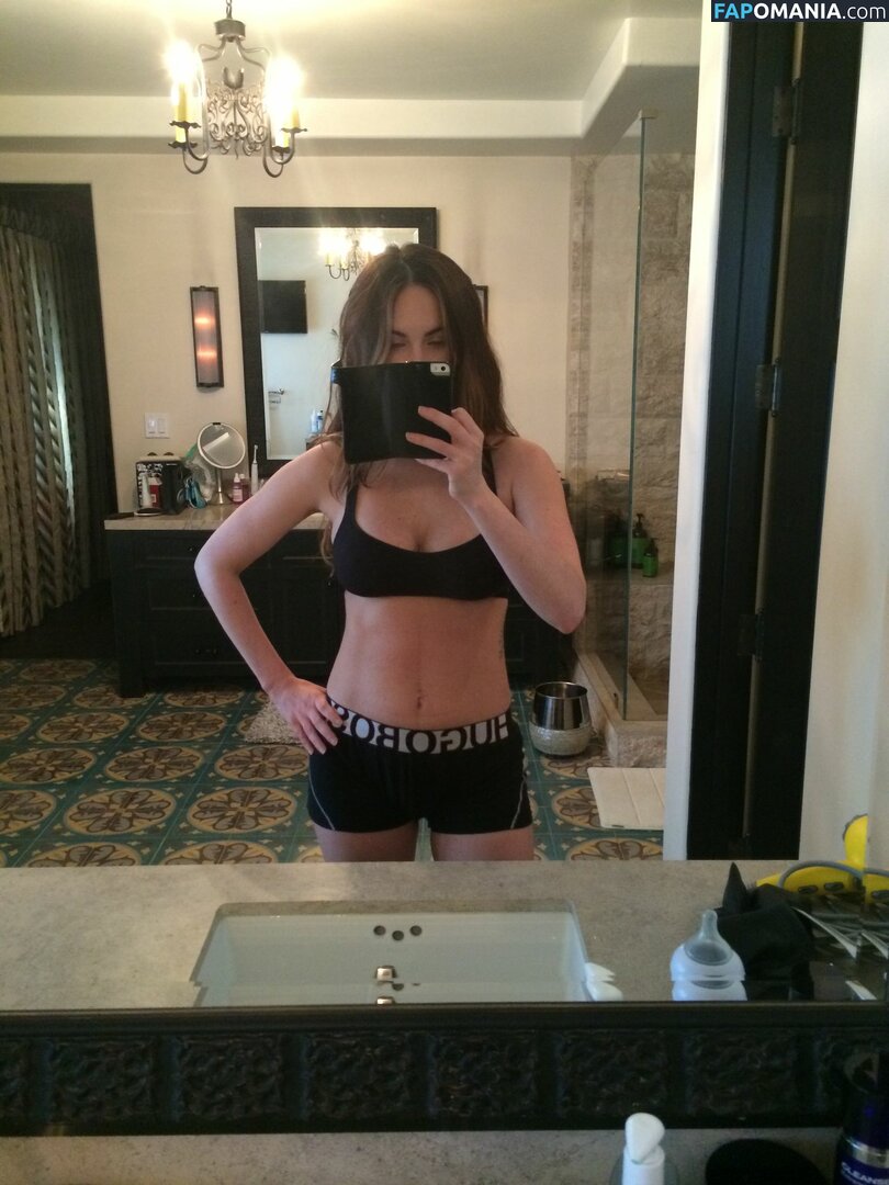 Megan Fox Nud Fotografie scursă #23