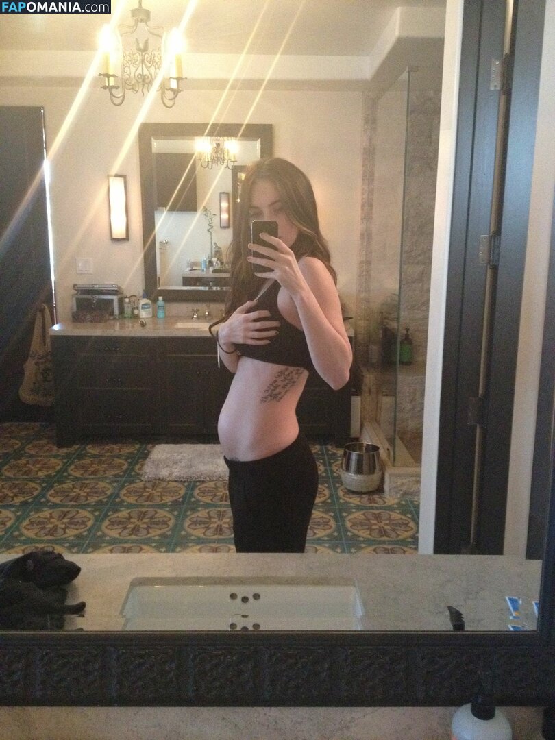 Megan Fox Nud Fotografie scursă #27