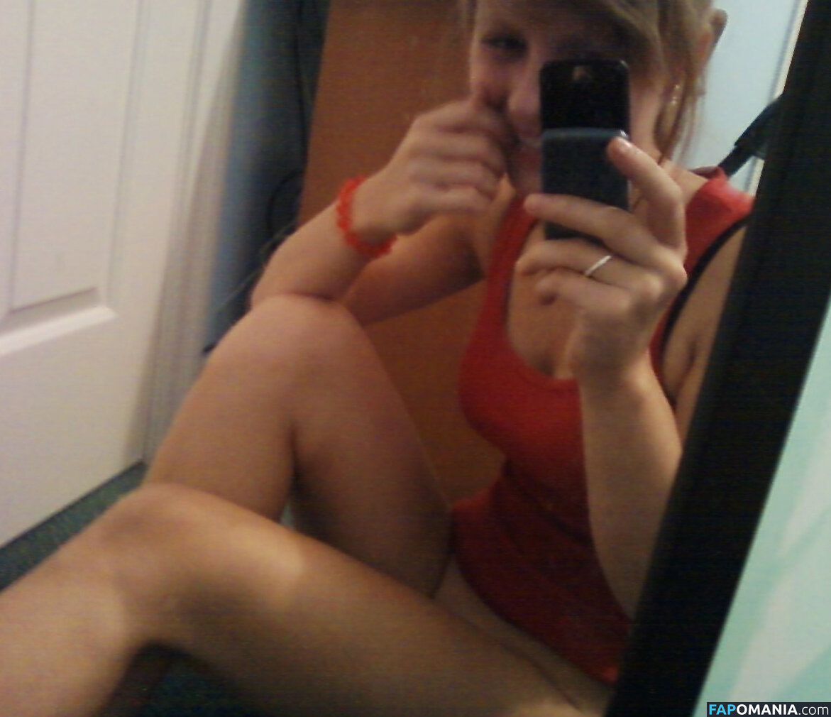 Melanie Laurent Nud Fotografie scursă #2