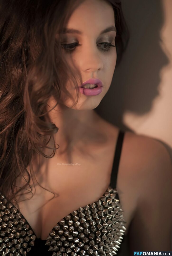 Michaela Doubravova Nud Fotografie scursă #10