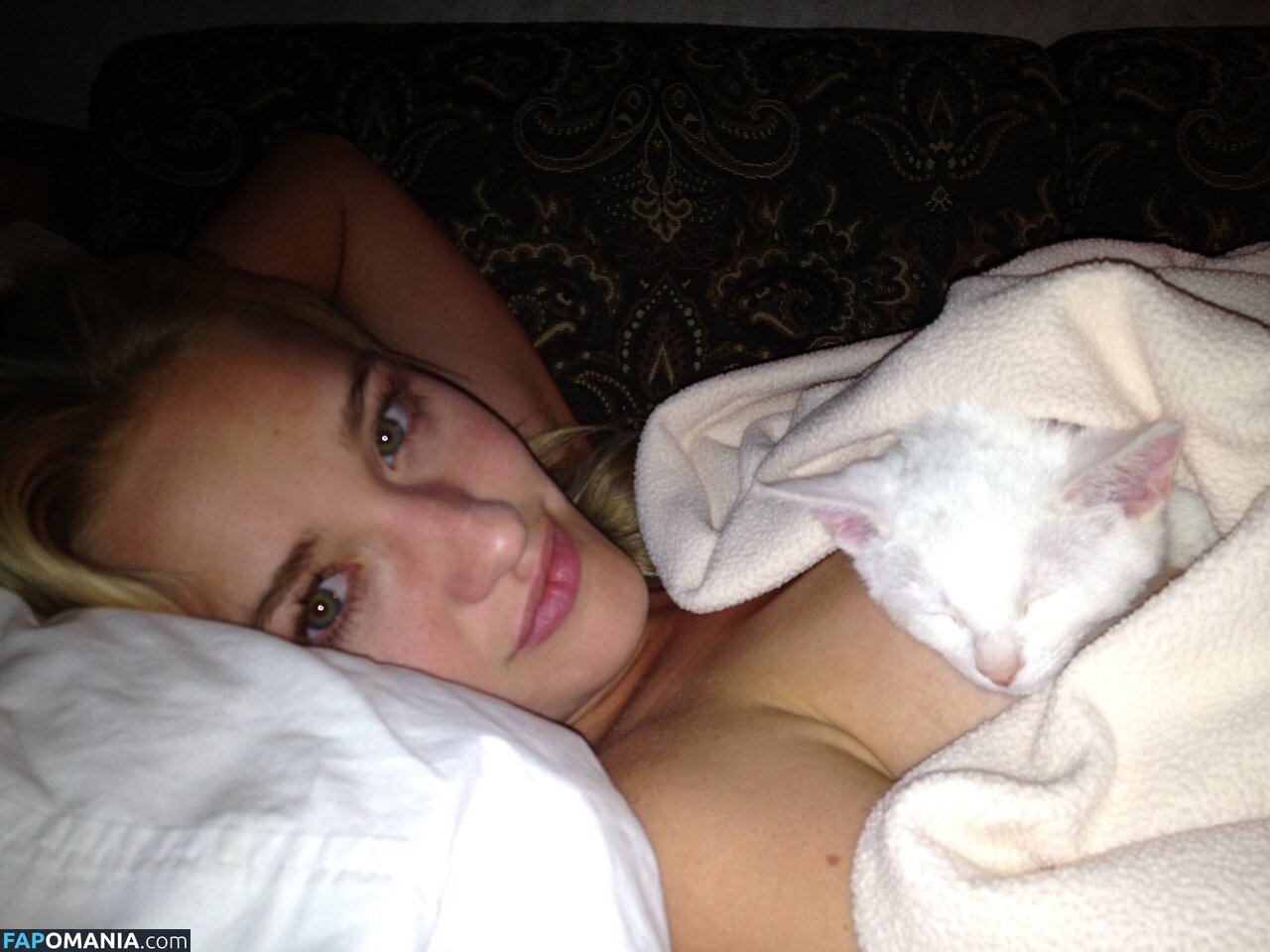 Michalka Sisters Nud Fotografie scursă #49