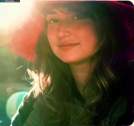 Milana Vayntrub Nud Fotografie scursă #1