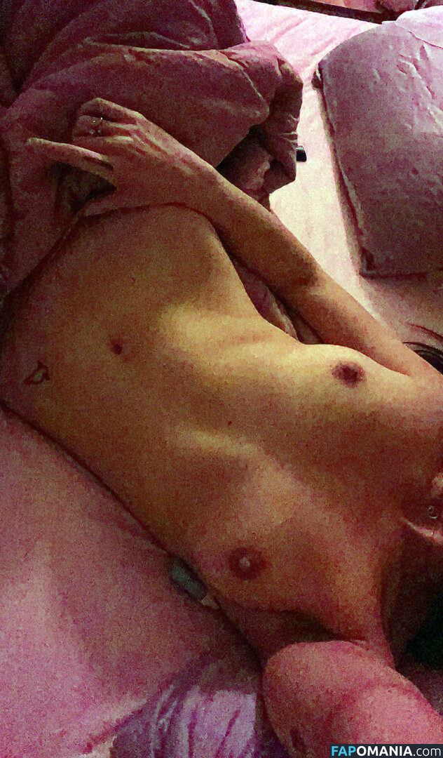 Olivia Tiedemann Nud Fotografie scursă #20