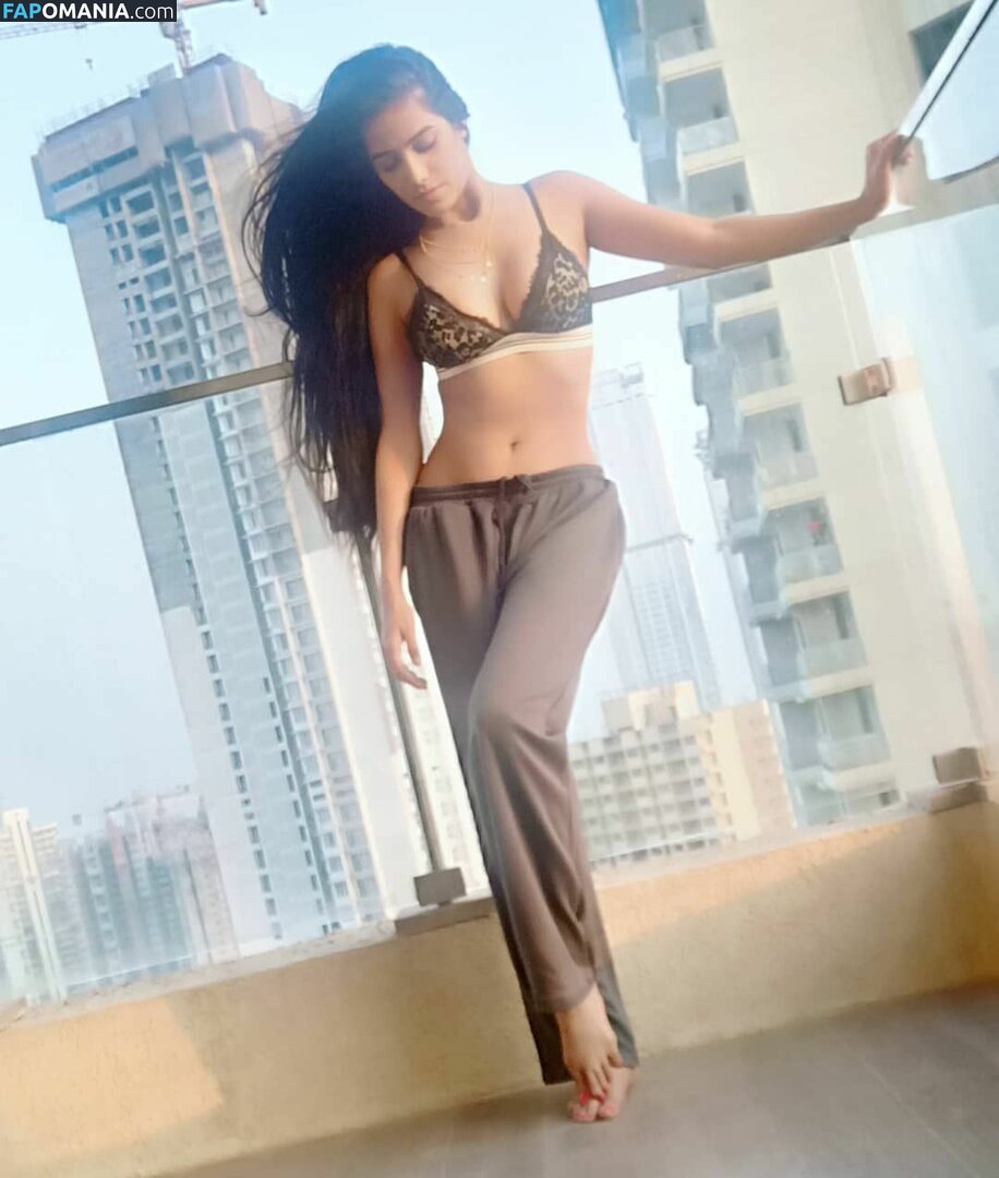 Poonam Pandey Nud Fotografie scursă #3