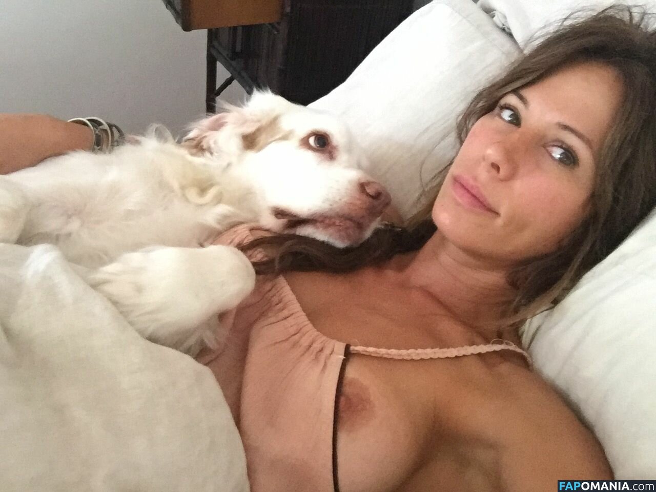 Rhona Mitra Nud Fotografie scursă #8