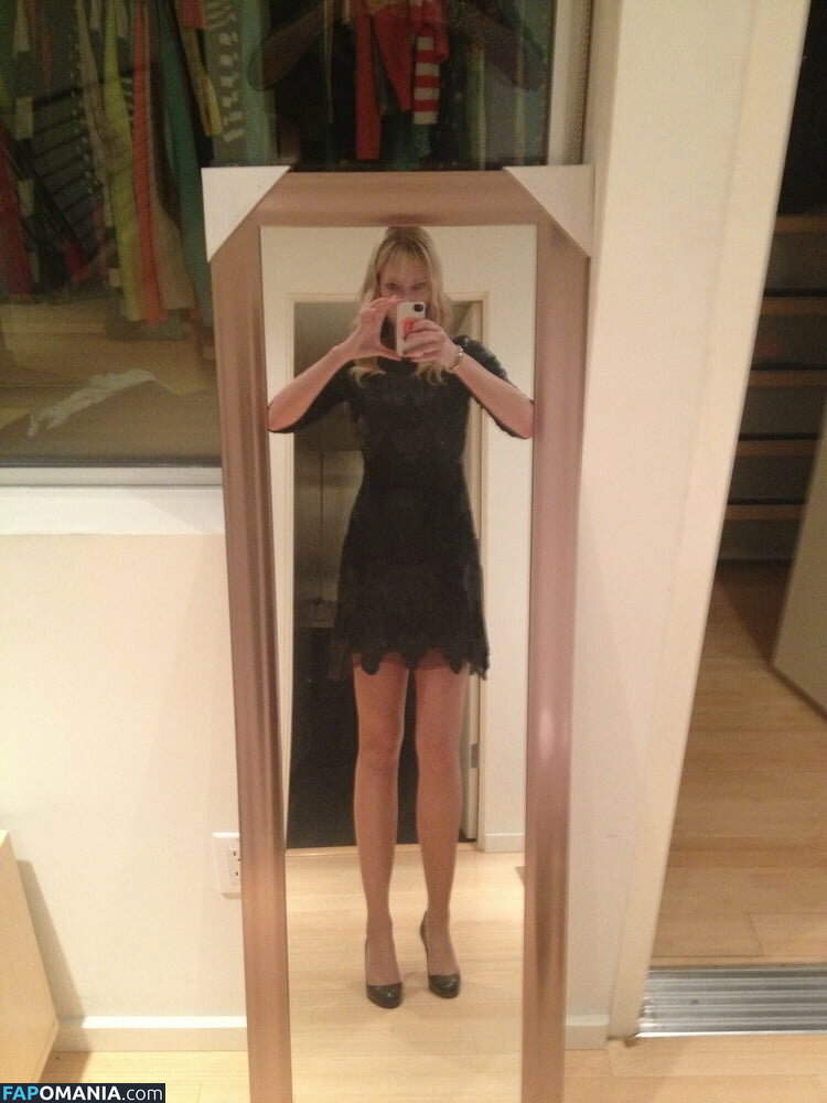 Riki Lindhome Nud Fotografie scursă #13