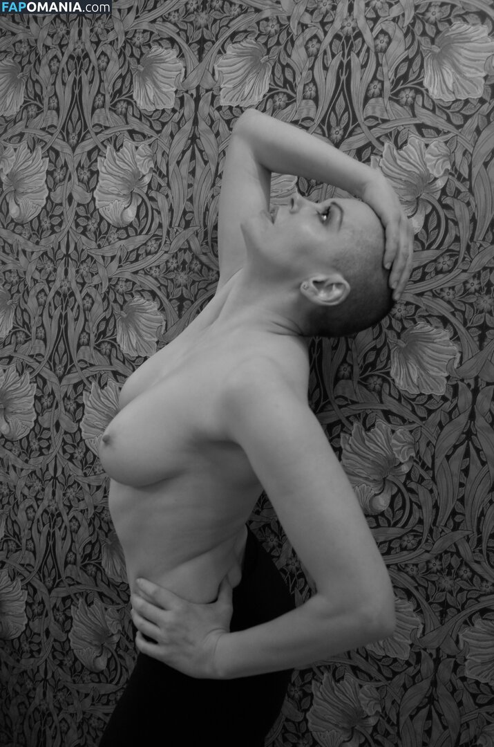 Rose McGowan Nud Fotografie scursă #74