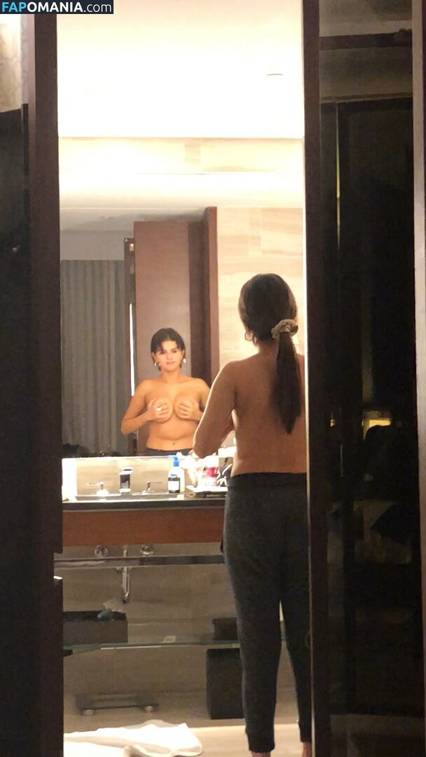 Selena Gomez Nud Fotografie scursă #34