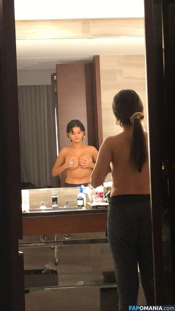Selena Gomez Nud Fotografie scursă #35