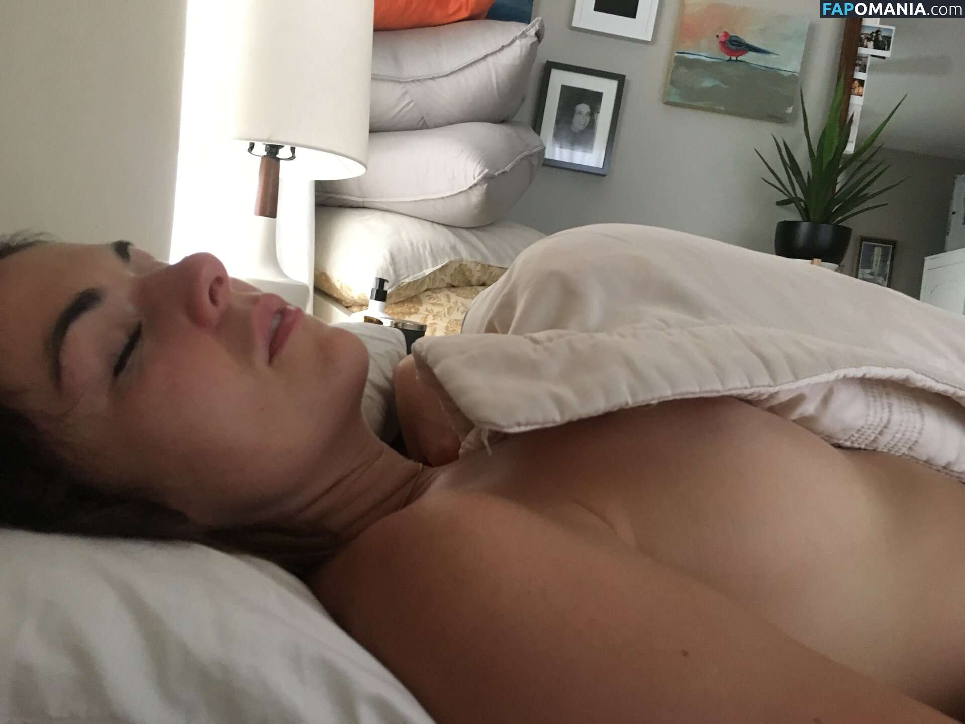 Serinda Swan Nud Fotografie scursă #36