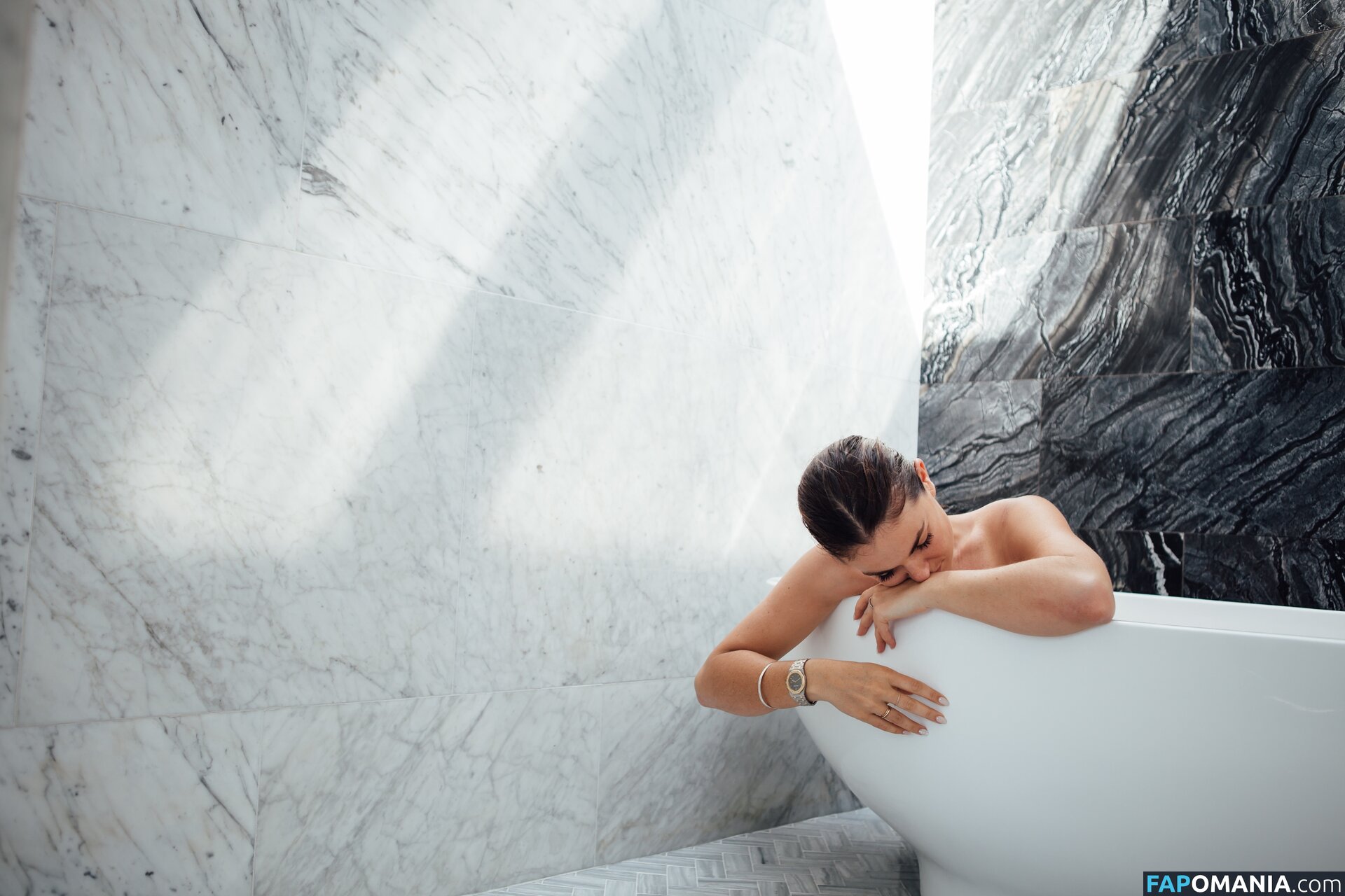 Serinda Swan Nud Fotografie scursă #62