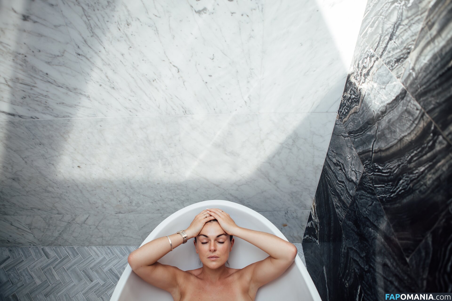 Serinda Swan Nud Fotografie scursă #64