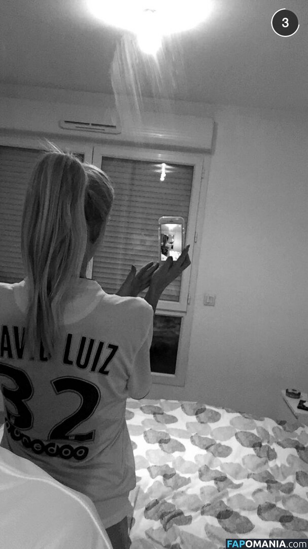 Sofia Jakobsson Nud Fotografie scursă #1