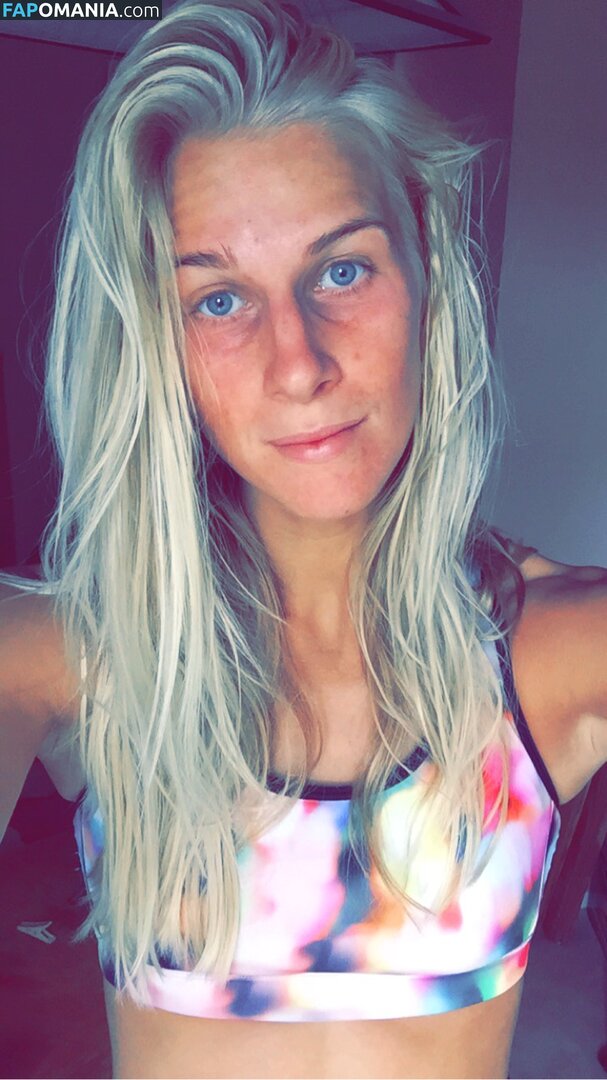 Sofia Jakobsson Nud Fotografie scursă #12