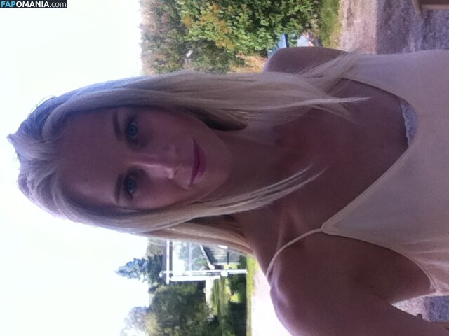 Sofia Jakobsson Nud Fotografie scursă #28