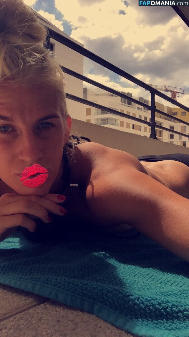 Sofia Jakobsson Nud Fotografie scursă #29