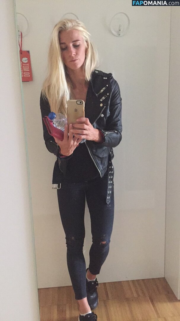 Sofia Jakobsson Nud Fotografie scursă #118