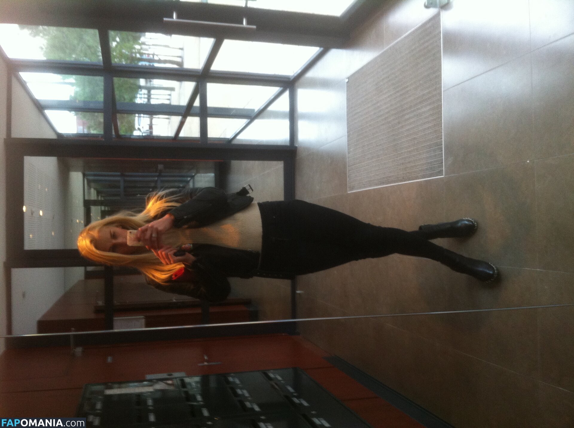 Sofia Jakobsson Nud Fotografie scursă #181