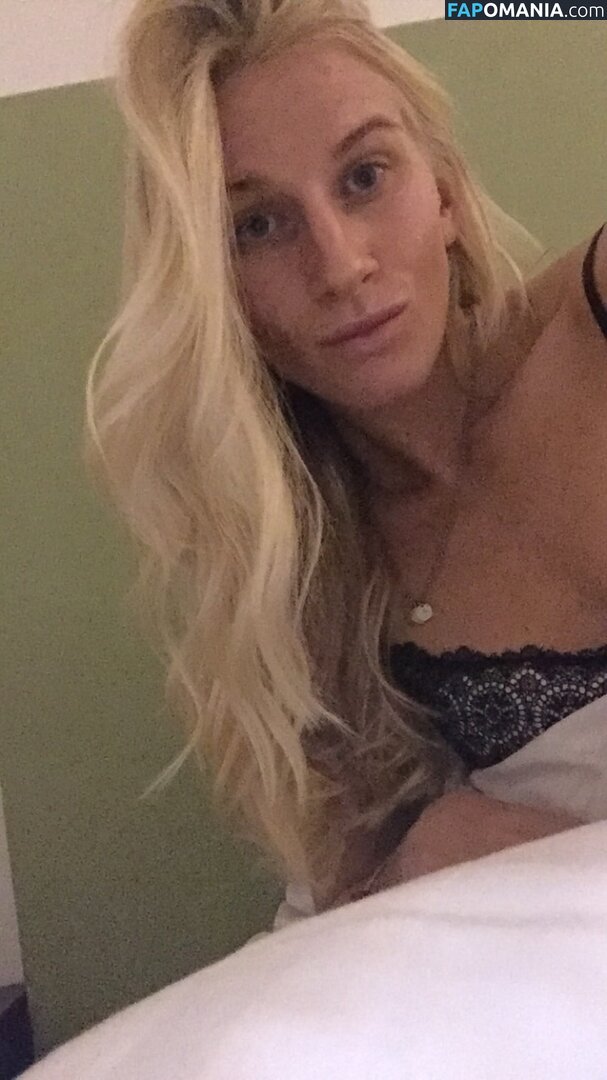 Sofia Jakobsson Nud Fotografie scursă #194