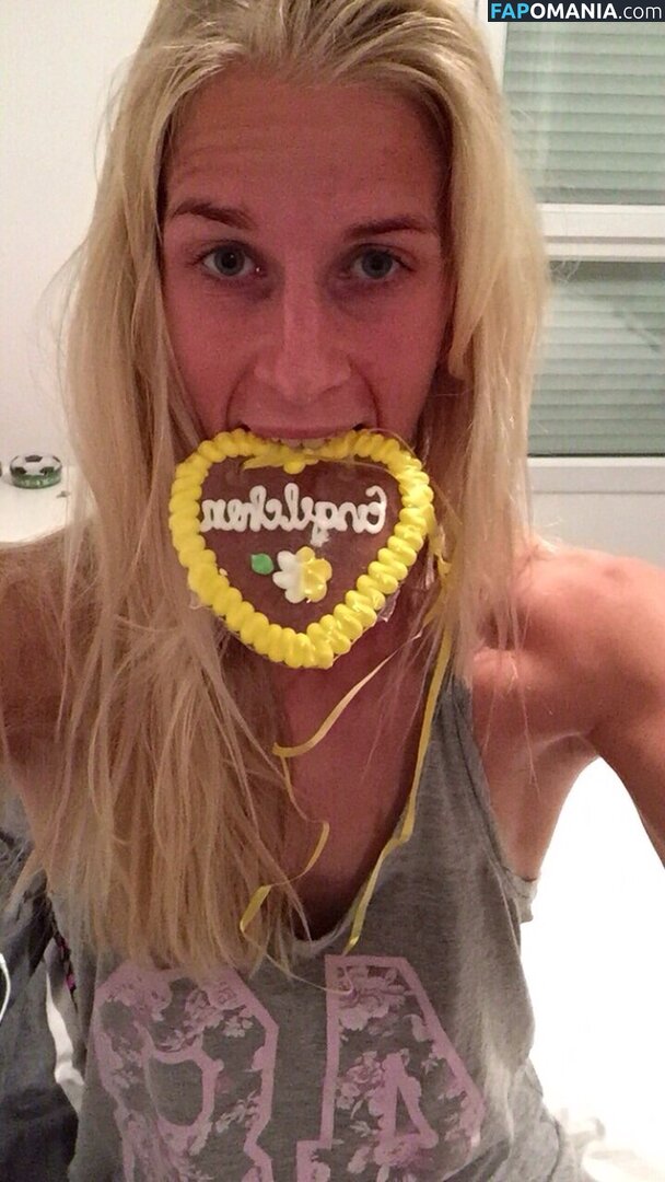 Sofia Jakobsson Nud Fotografie scursă #212