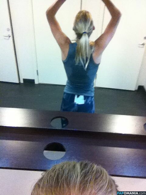 Sofia Jakobsson Nud Fotografie scursă #216