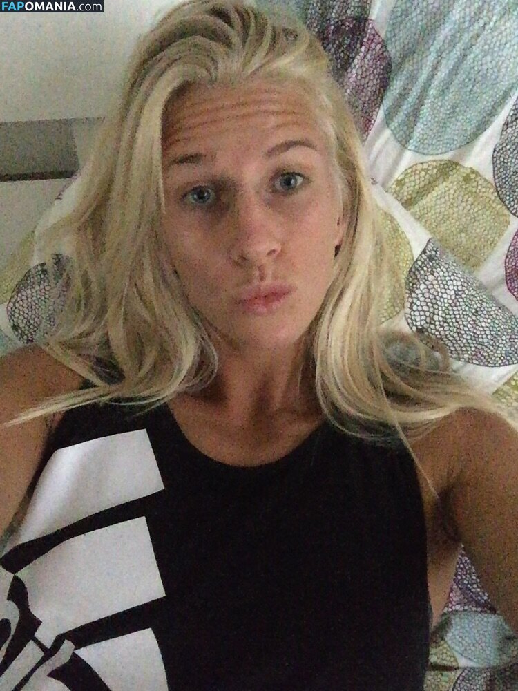 Sofia Jakobsson Nud Fotografie scursă #222