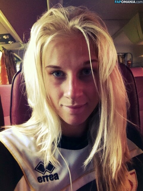 Sofia Jakobsson Nud Fotografie scursă #230