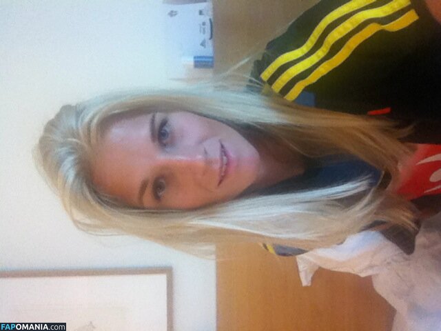 Sofia Jakobsson Nud Fotografie scursă #261