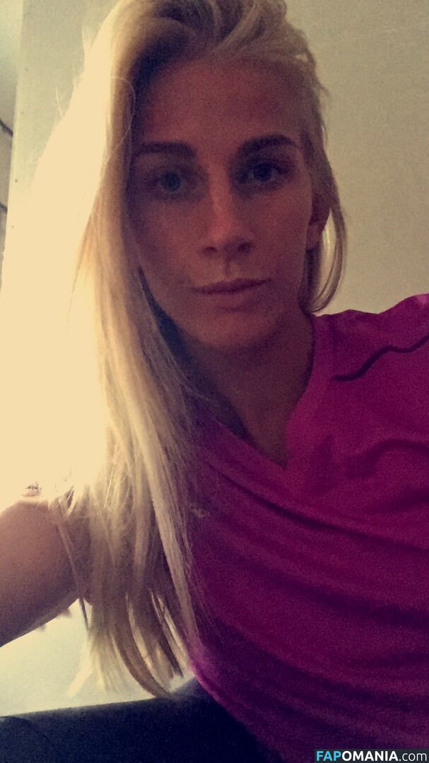 Sofia Jakobsson Nud Fotografie scursă #262