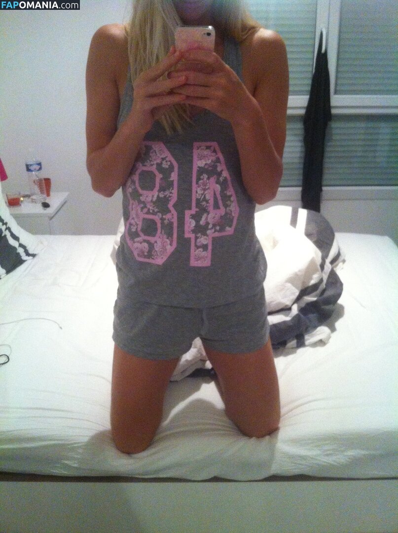 Sofia Jakobsson Nud Fotografie scursă #263